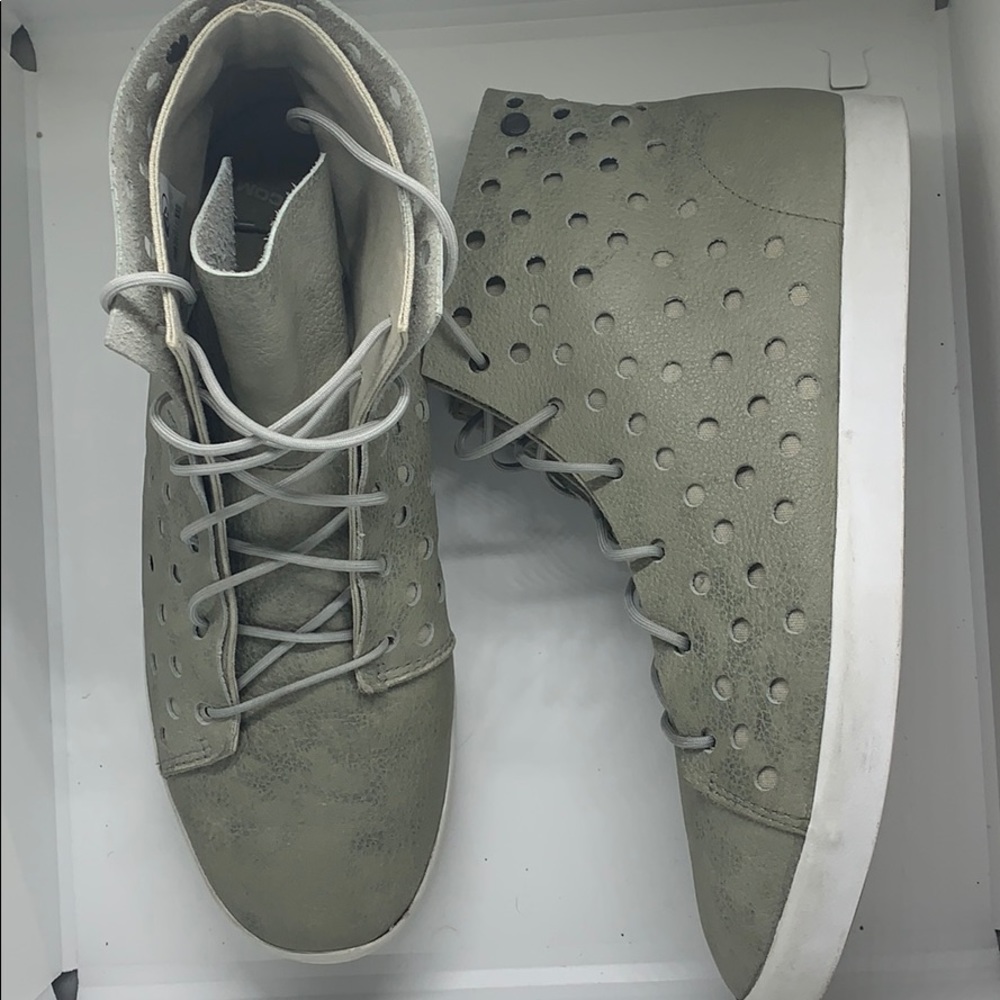 Volcom Women’s High Tops